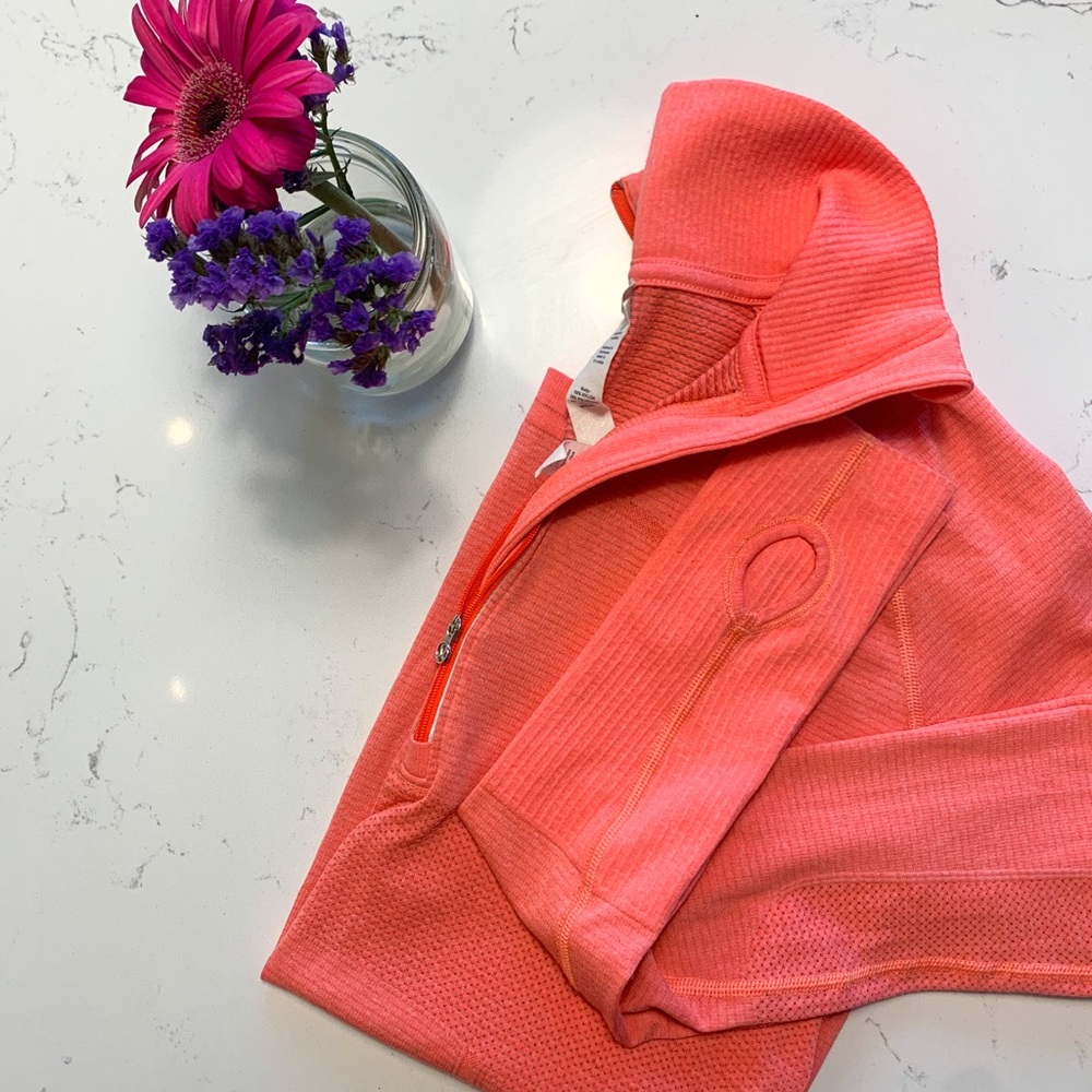 Lululemon quarter zip in excellent condition